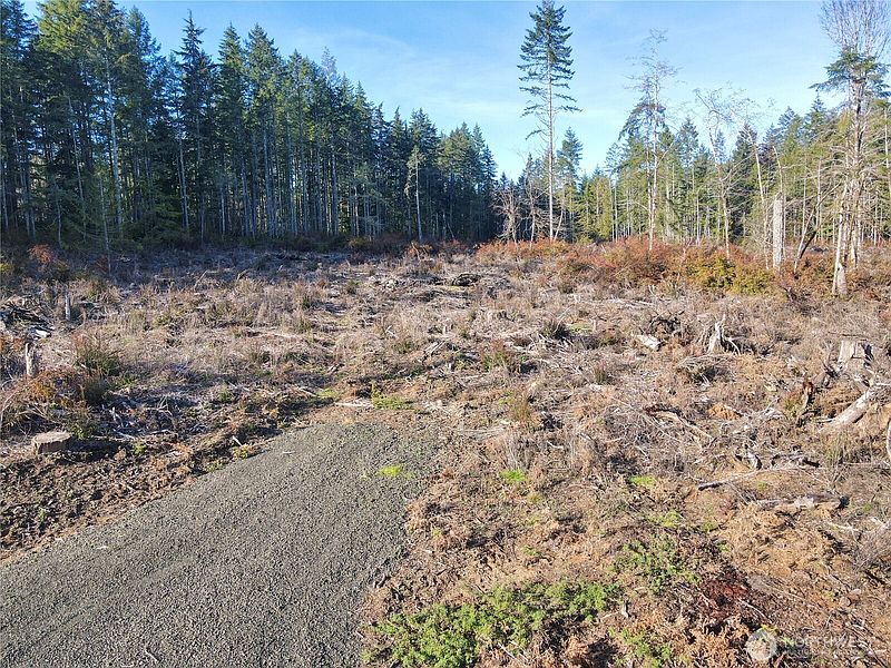 4th image of 260 E Solbakk Veien Road