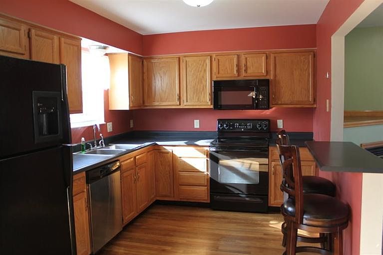 1st image of 2033 Macintosh Ln
