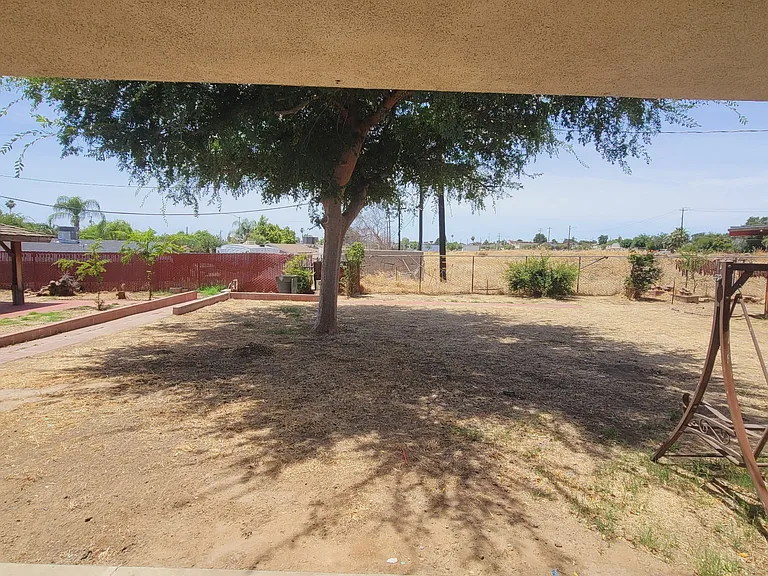 1210 Greenwood Dr — Photo 16