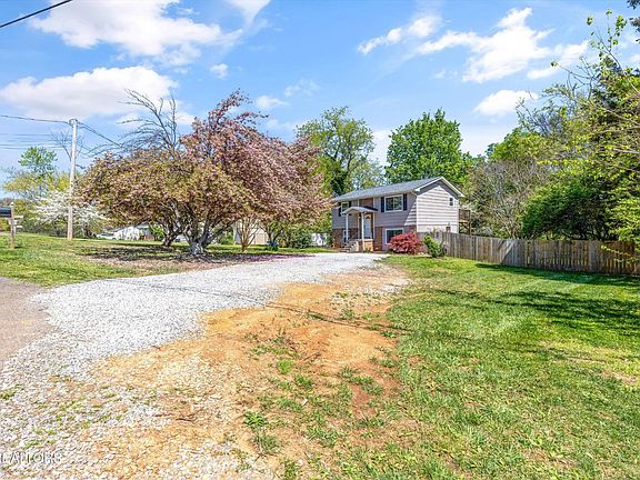 4th image of 2114 Sunny Ln