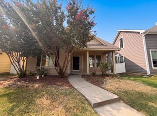 10312 Franklin Dr, Aubrey, TX 76227