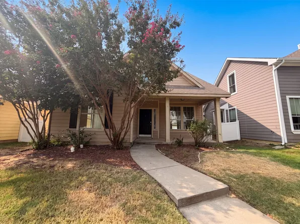 10312 Franklin Dr, Aubrey, TX 76227