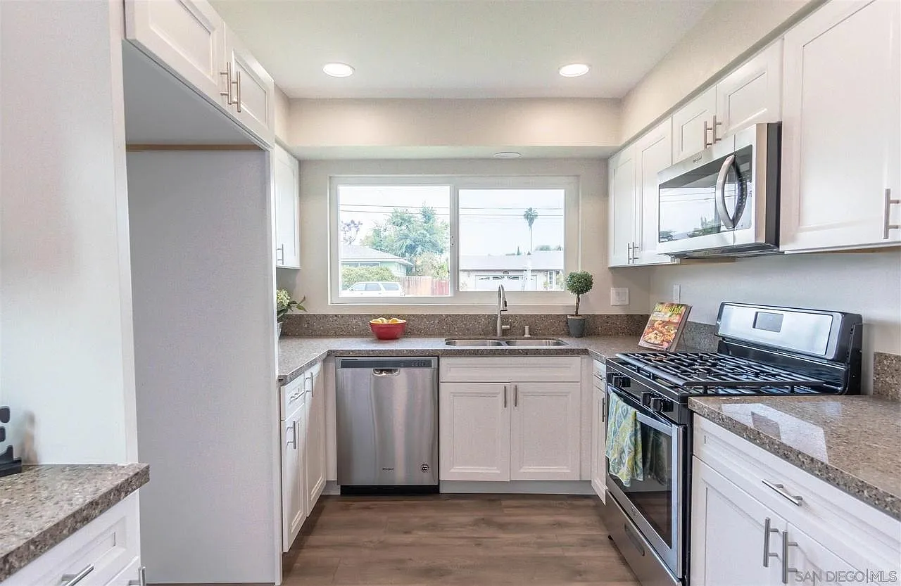 1 bed, 100 sqft, $1,150 — Photo 4