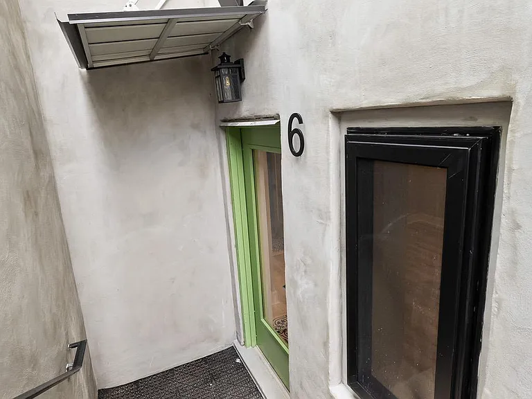 400 S Conkling St #6 — Photo 4