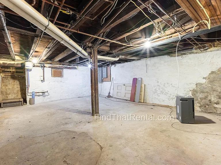 136 W Pomfret St — Photo 53