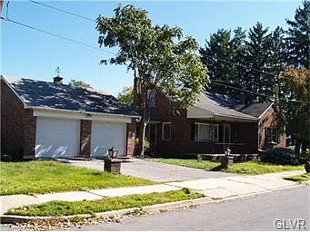 1005 Ulster St photo 1