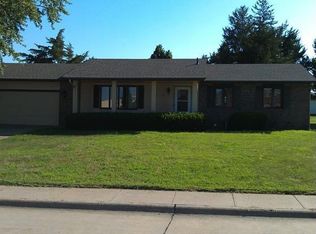 3217 Park Lane Dr, Hastings, NE 68901