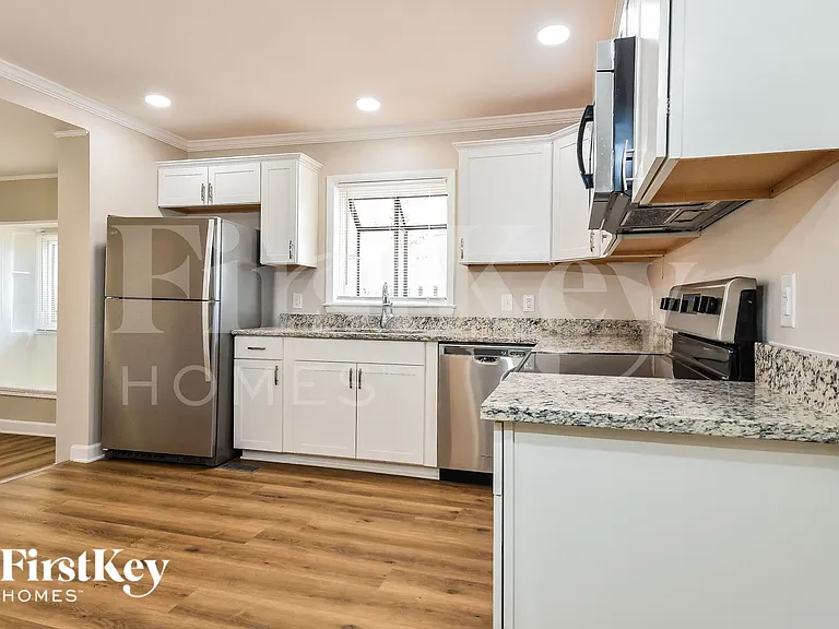 2703 Wynnewood Dr — Photo 3