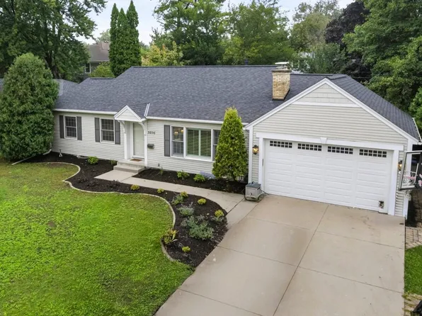 5036 W 56th St, Edina, MN 55436