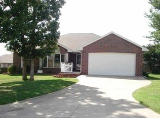 2623 Waterman Dr, Lebanon, MO 65536
