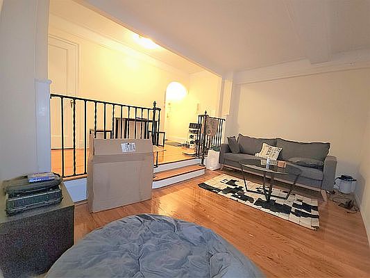 3rd image of 310 E 55th St #3FG