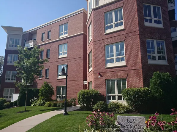 629 Hammond St #Penthouse 15, Brookline, MA 02467