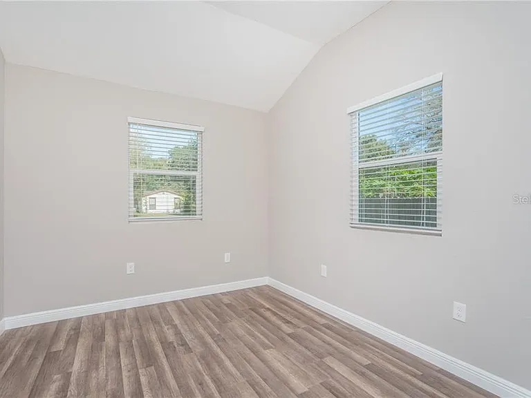 6807 New York Dr #B — Photo 1