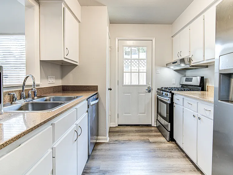 311 W Mary St #A — Photo 3