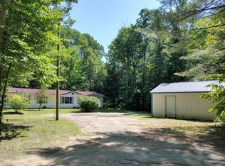 2409 E Mullett Lake Rd, Indian River, MI 49749