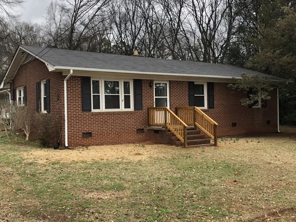 626 Tuckaseege Rd, Mount Holly, NC 28120