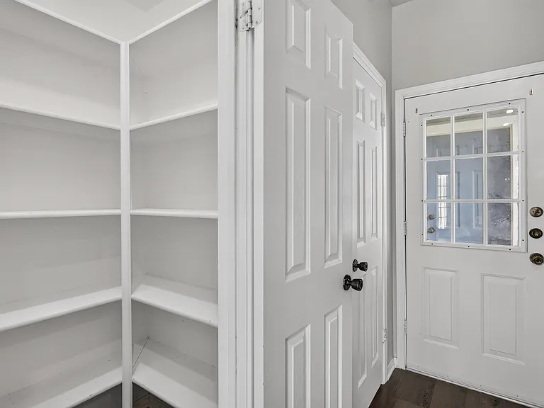 1810 Mesa Oaks Cir — Photo 33