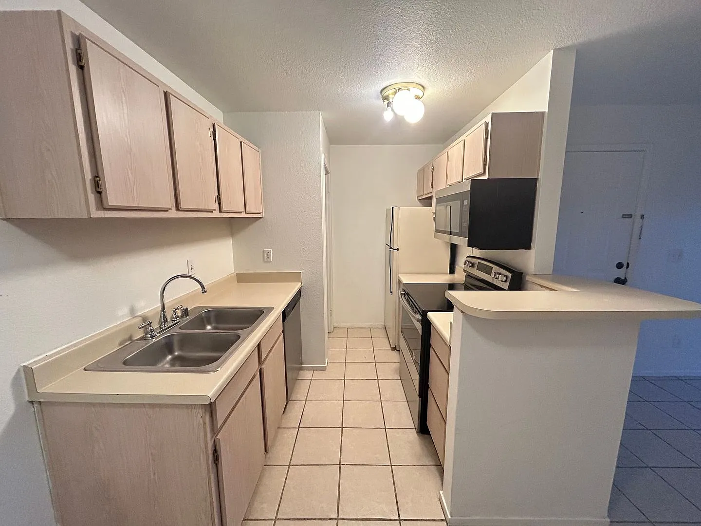 5111 Lindell Rd — Photo 3