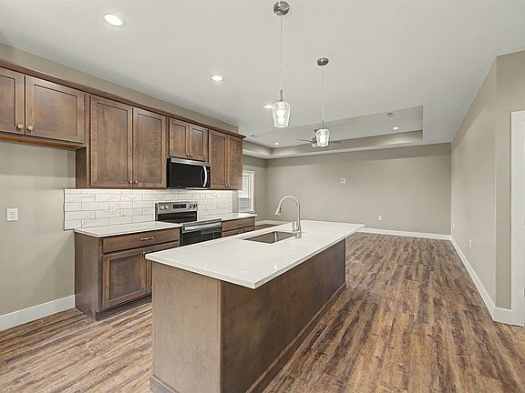 3rd image of 1200 Vista Ct