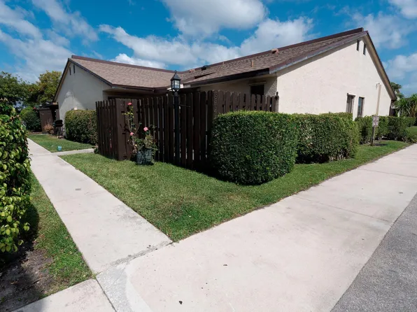 3504 WATERVIEW Circle, Palm Springs, FL 33461