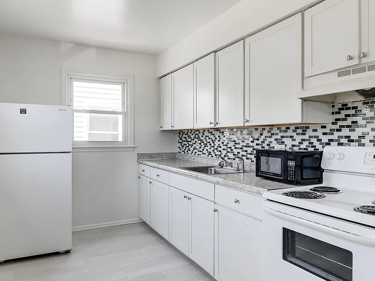 1606 Pollock St #B — Photo 1