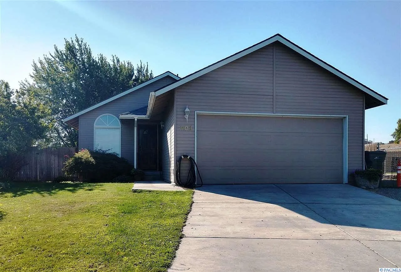 3105 S Elm Ct photo 1