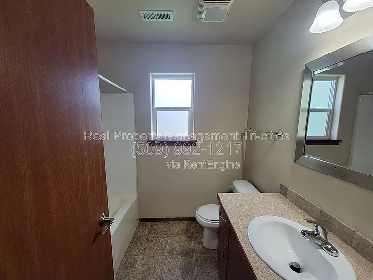 1653 Larkspur Dr — Photo 9