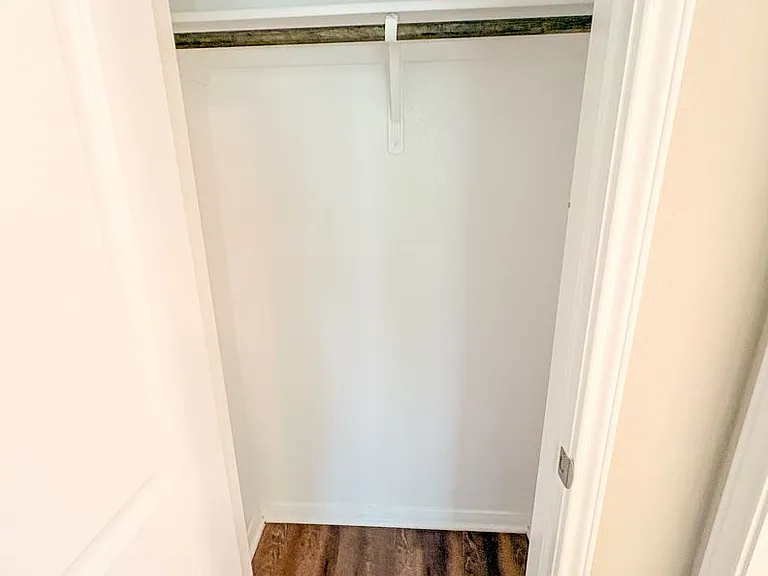 7507 Park Mdw — Photo 8