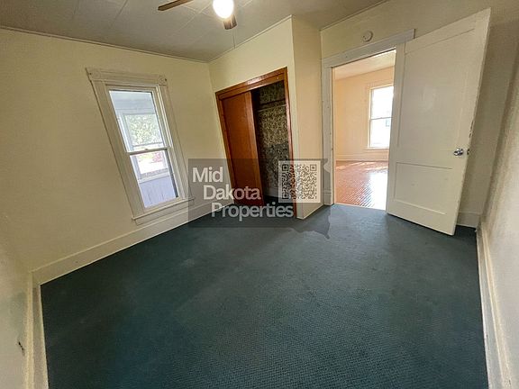 4th image of 509 E 1st Ave