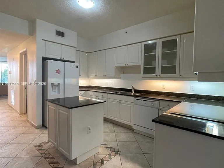 717 Crandon Blvd #408 — Photo 4