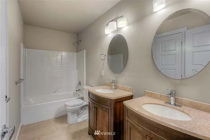 2310 Orchard St W — Photo 9