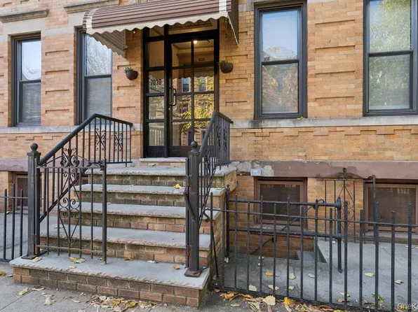 70-30 65th Place, Glendale, NY 11385