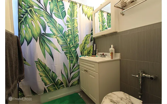 Rented by Douglas Elliman | media 26