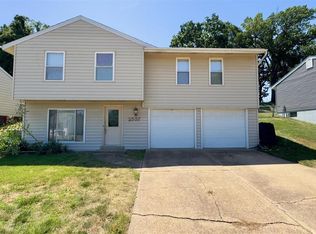 2557 Somerville Dr, High Ridge, MO 63049