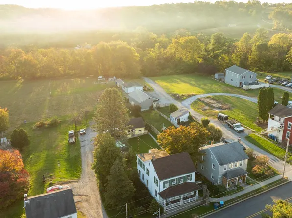 139 S Main St, Seven Valleys, PA 17360