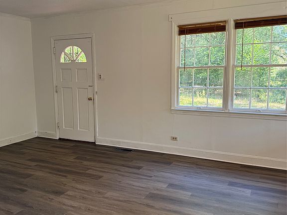 4th image of 906 Knightswood St