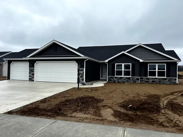 3885 W Kings Pass, Warsaw, IN 46582