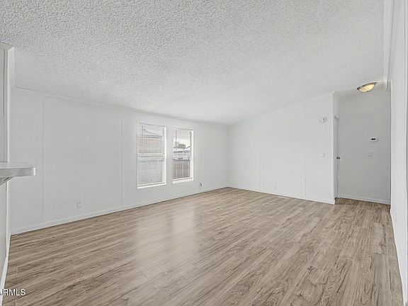 4th image of 8427 W GLENDALE Avenue #210
