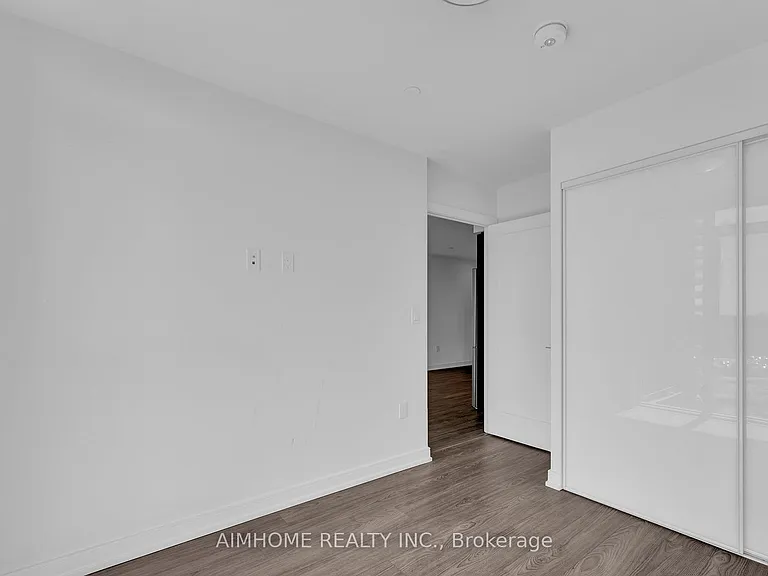 225 Village Green Sq #1006 — Photo 12