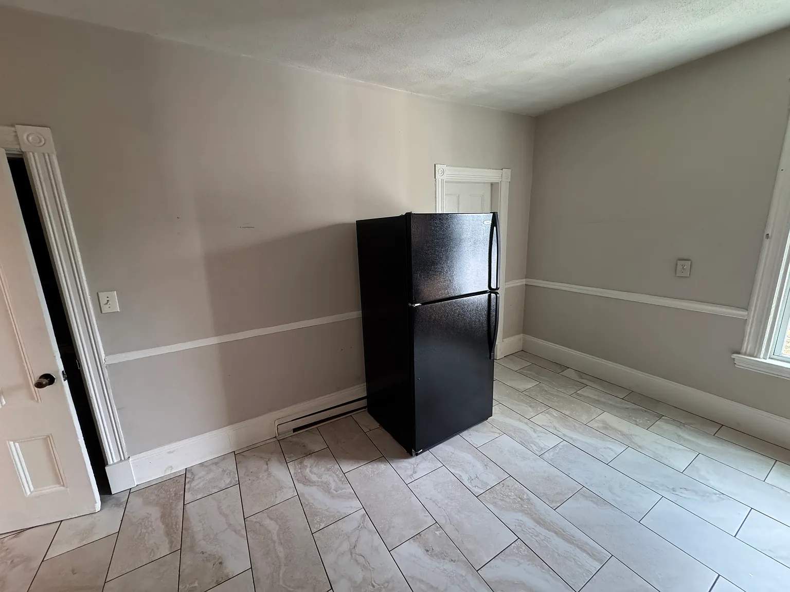 3 bed, 1100 sqft, $2,700 — Photo 2