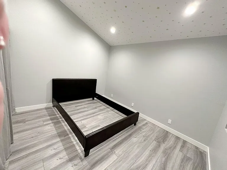 13653 Wyandotte St #3 — Photo 19