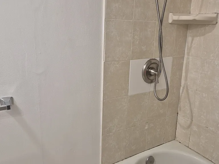 2226 Seaview Ave — Photo 8