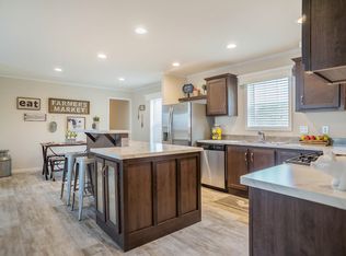 144 Rustic Ln N, Belleville, MI 48111