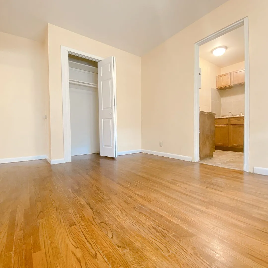 Three Awesome Bees Realty, Llc: Tab Kt 4815 Ames Ave — Photo 4