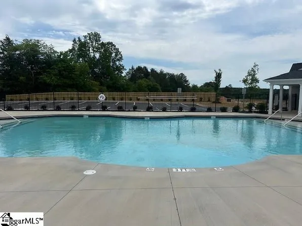180 Gumwood Cir, Gaffney, SC 29341