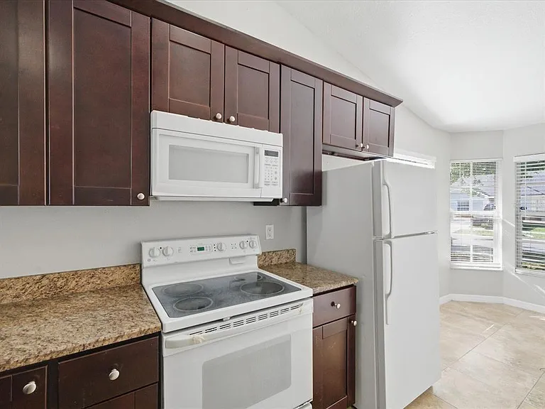 7615 Lemon Wood Ct — Photo 8