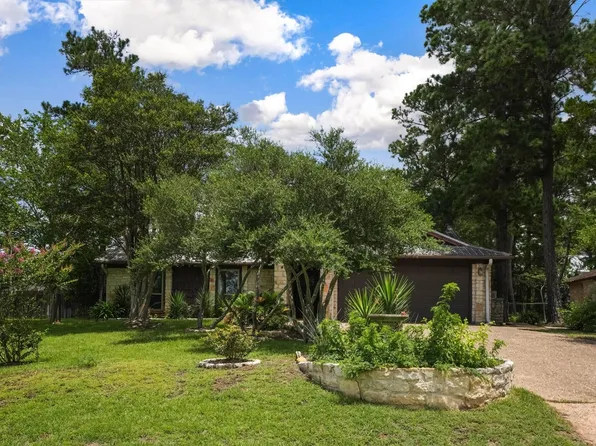 112 Mahalua Ln, Bastrop, TX 78602