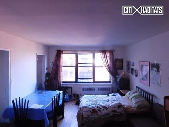 3rd image of 1199 E 53rd St APT 7Z