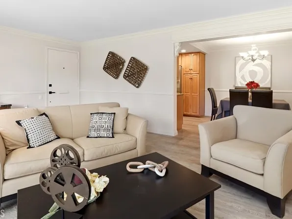 526 Calle Aragon Unit B, Laguna Woods, CA 92637