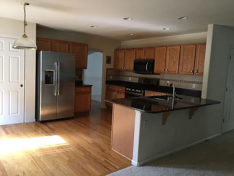 10558 Madison St — Photo 9